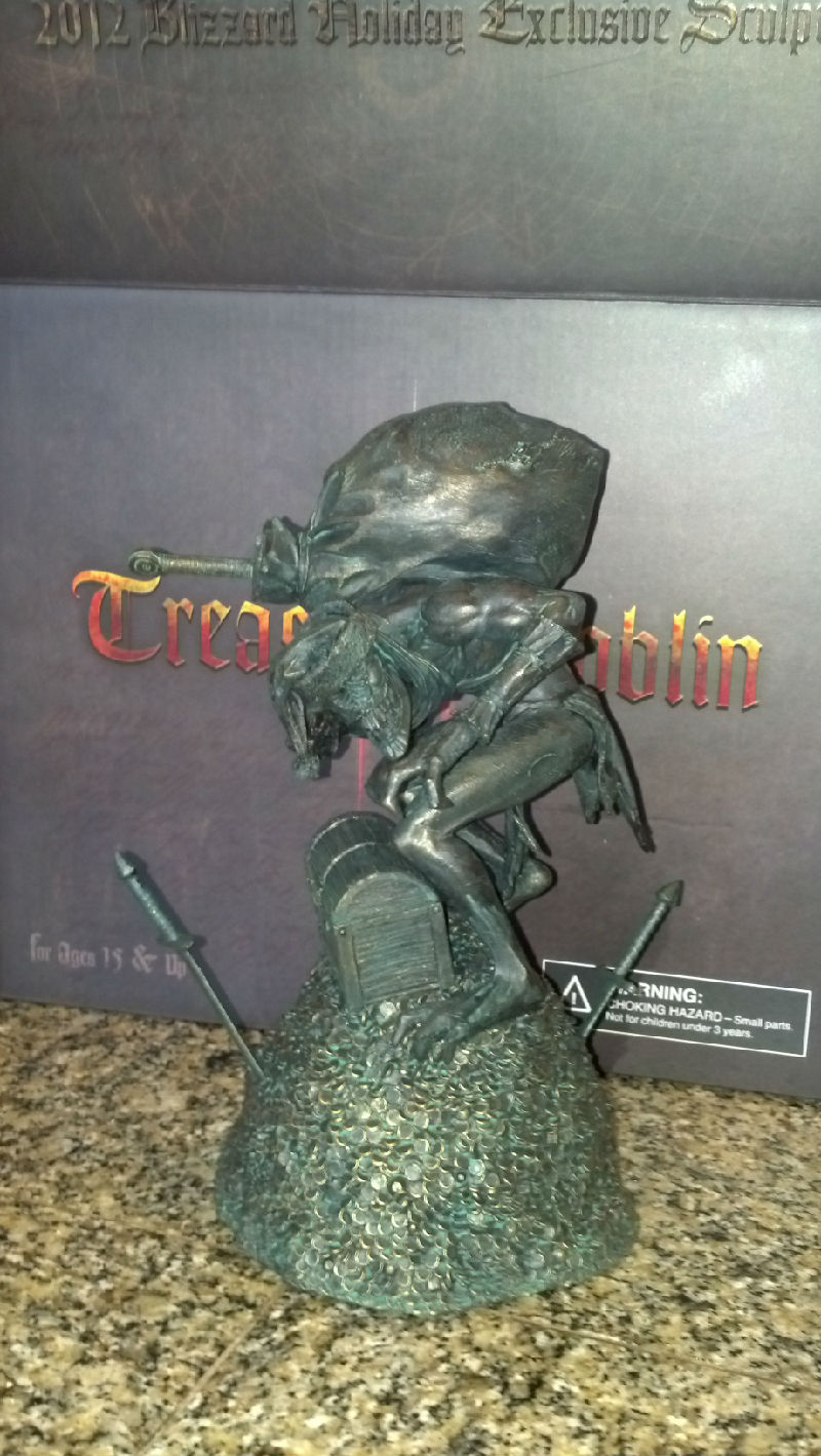 Statuette Gobelin au Trésor offerte aux employés de Blizzard en 2012.